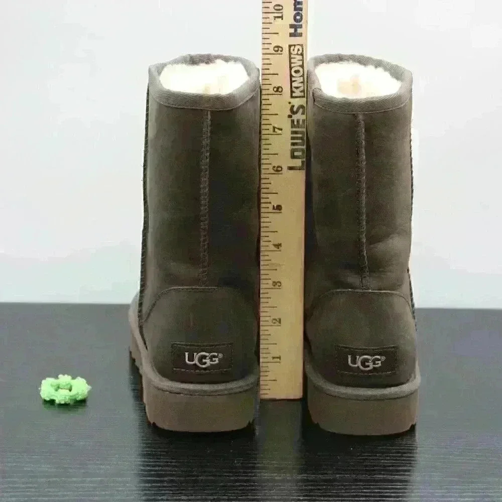 UGG Women’s Classic Brown Leather Boots - Picture 6 of 11